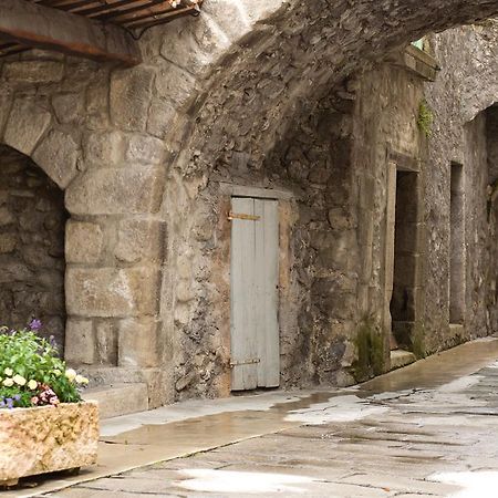 Les Callunes Anciennement Le Beausejour Annot Exterior photo