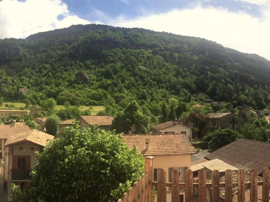 Les Callunes Anciennement Le Beausejour Annot Exterior photo